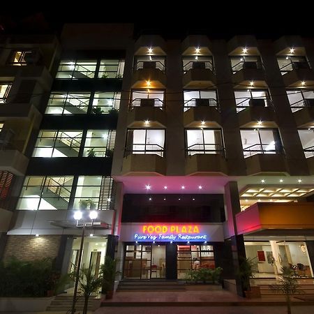 Hotel New Holiday Plaza Nashik Exteriör bild
